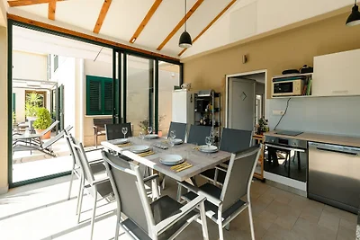 Luxury Villa with Heated Pool, Terrace, and O...
