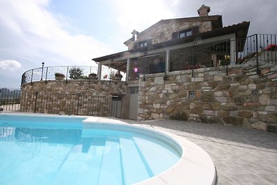 Zeitlose Villa in Cagli mit Garten und Pool