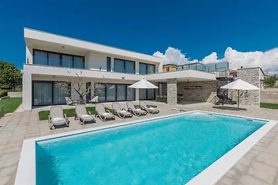 Modernes Ferienhaus in Novigrad mit...