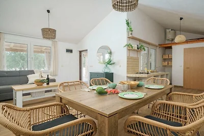 Ferienhaus in Vodice mit Schwimmbecken
