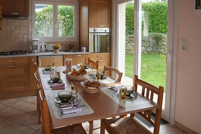 Ferienhaus in Plouarzel mit Terrasse