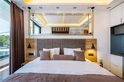 Villa Alpha - Four Bedroom Villa with Swimmin...