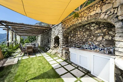 Casa a Praiano con piscina e vista Capri