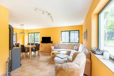 Wohnung mit Terrasse und Garten