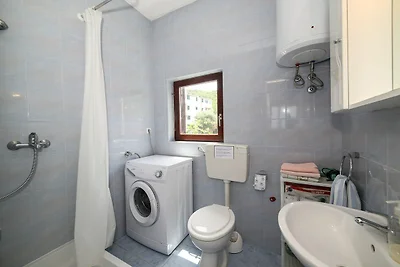 Cozy Beachfront Holiday Home Slatine - Five B...