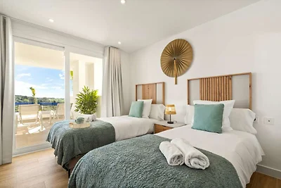 Stylish 2-bed Apartment ALCAZABA LAGOON...