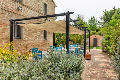 Ruime cottage in Le Marche met een zwembad