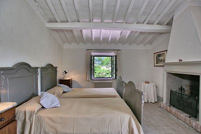 Rustikale Villa in Sermugnano am See