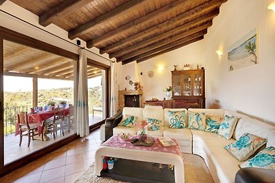 Schöne Villa in Baia Sardinia mit Garten