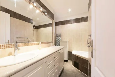 Wohnung in Antibes nahe Gravette Strand