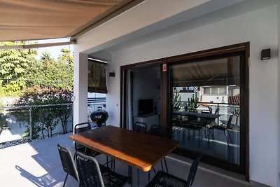 Moderne Villa in der Nähe des Strandes...