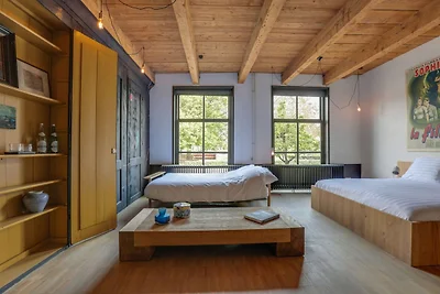 Bella casa vacanze a Ternaard con cortile