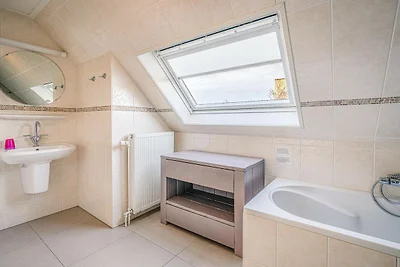 Charmante Villa in der Nähe von Meer und Wald