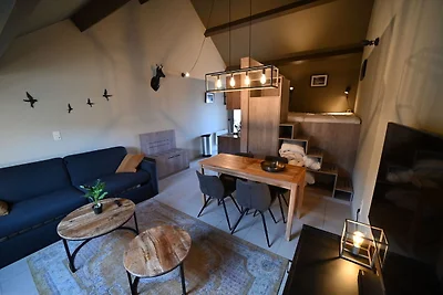 Renoviertes Studio mit Kombimikrowelle