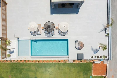Villa a Heraklion con vista sulle montagne