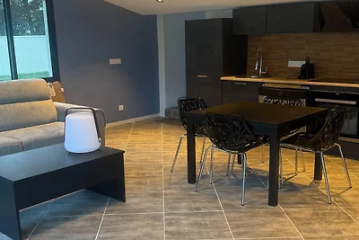 Villa mit Pool und Jacuzzi nahe Châteauneuf-d...