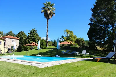 Grazioso cottage a Santa Comba con piscina