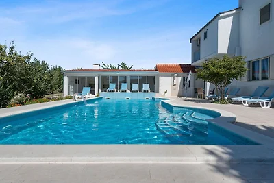 Bella casa vacanze a Neorić con piscina...