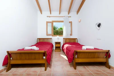 Huis in Son Serra bij Maagdelijk Strand
