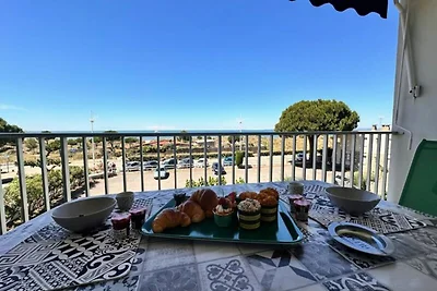 Wohnung in Grau du Roi mit Meerblick