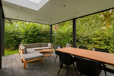 Villa mit Sauna, Sprudelbad und Veranda