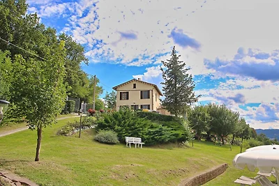 Appartamento con piscina, giardino, BBQ e...