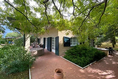 Bella villa a Gemmano con jacuzzi e piscina