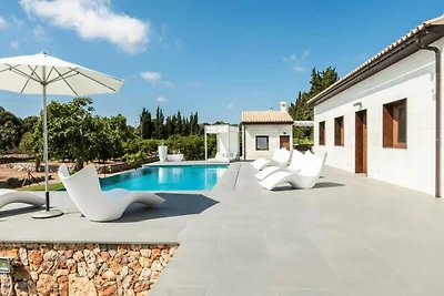 Villa in der Nähe von Muro mit Wasserfallpool