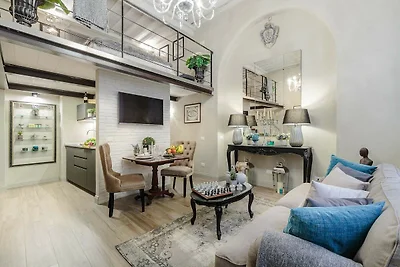 Chic suite, Steps from Torre Guinigi