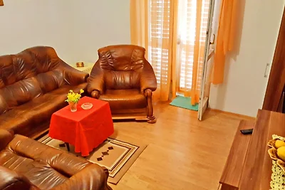 Apartment mit drei Schlafzimmern und Terrasse