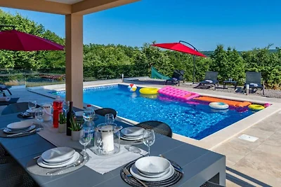 Ferienhaus in Labin mit Schwimmbecken