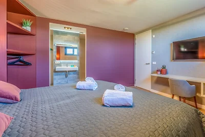 Moderne, luxuriöse und nachhaltige Naturvilla