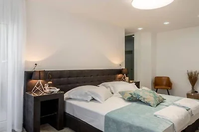 Modern & Stylish Villa with Private Pool - Fo...