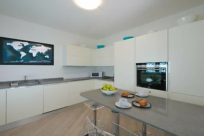 Ferienwohnung in Vado mit Schwimmbecken
