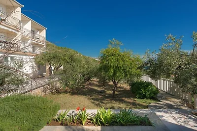 Villa in Seget Donji mit Schwimmbecken