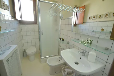 Gemütliche Wohnung mit Schwimmbad und Garten