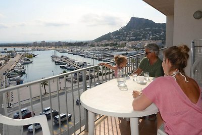 Wohnung in Estartit mit Meeresstrand