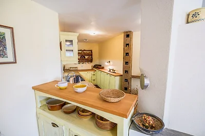 Hidden Authentic Haven Apartments - One Bedro...