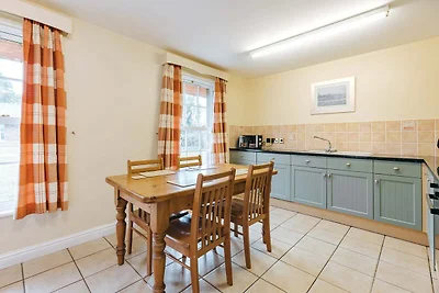 Countryside cottage in Dorrington, No Deposit