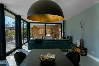 Wellness-Villa mit privatem Whirlpool