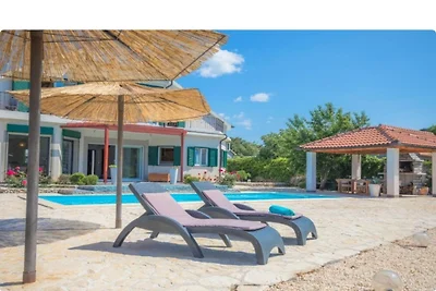 Villa P - Holiday Home