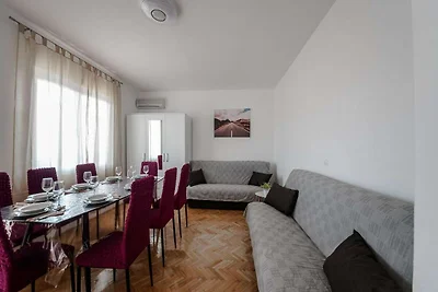 Apartment Zora in Seline am Meer, Kiesstrand