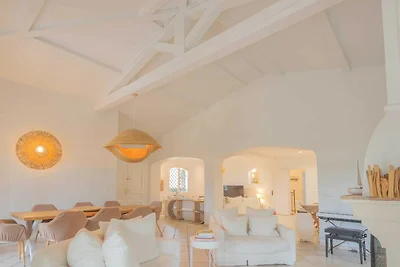 Geräumige Villa mit Pool und Klimaanlage für ...