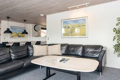 12 Personen Ferienhaus in Harboøre-By Traum