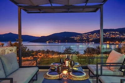 Villa a Kalkan con piscina