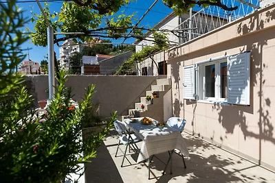 Apartment Meet & Greet- Studio Apartment with...