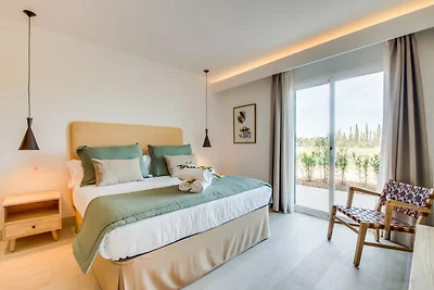 Landhaus mit 2 Schlafzimmern und Pool