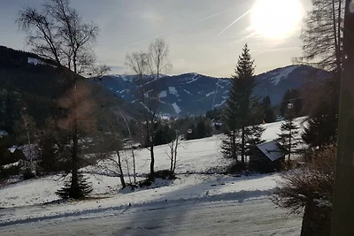 Appartamento moderno con vista sulle montagne
