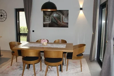 Ferienhaus in Brzac mit Schwimmbecken