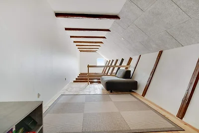 Zweigeschossiges Loft mit großer Terrasse